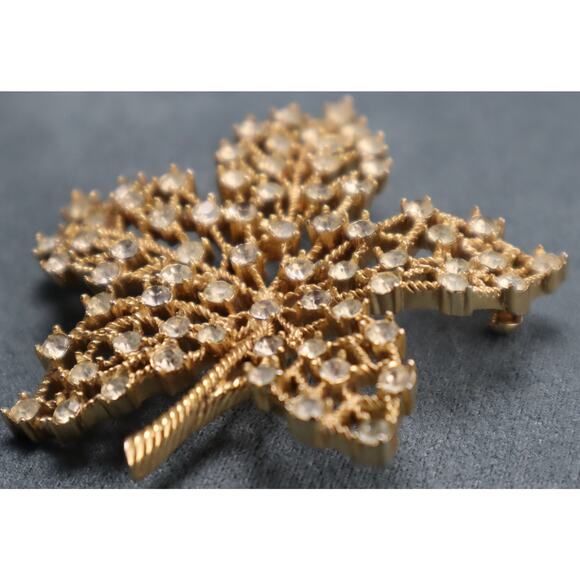 Vintage Crown Trifari Rhinestone Maple Leaf Brooch Pin - Picture 2 of 6